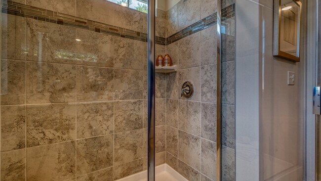 Building Photo - 12820 Canton Side Ave