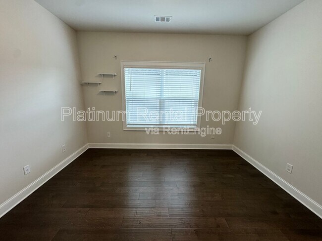 Building Photo - 705 Fieldcrest Park Ln