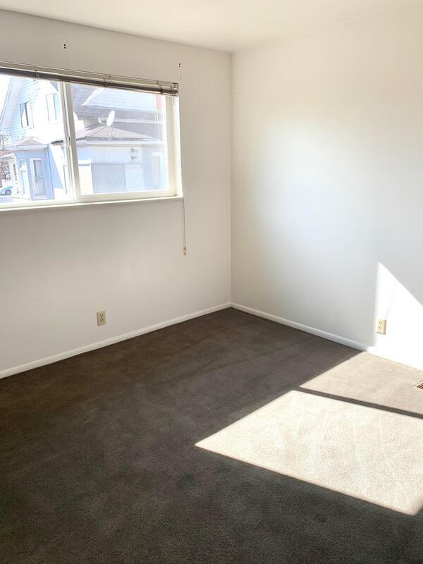 Building Photo - 258 N 400 W