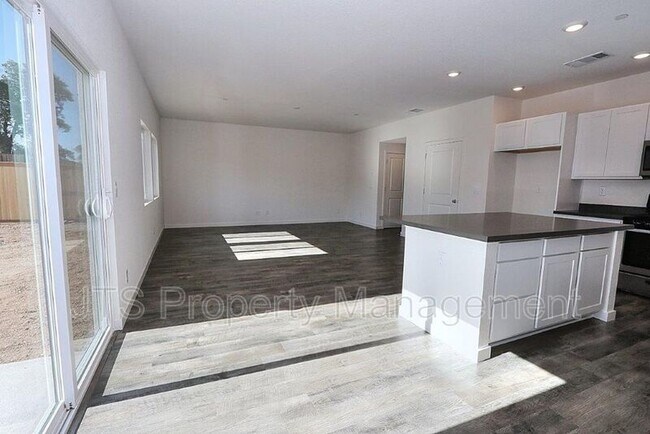 Building Photo - 716 Franklin St