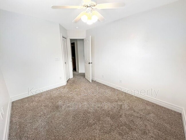 Building Photo - 2152 S Dorothy Ave