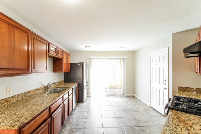 Building Photo - 1418 Hunters Park Dr