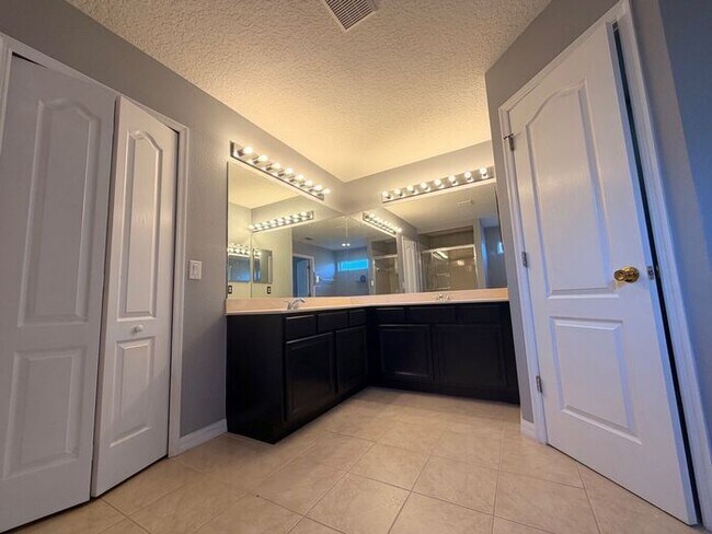 Building Photo - 4BR/2.5BA Home in Hunters Creek – Palma Vista Community – Available Now!