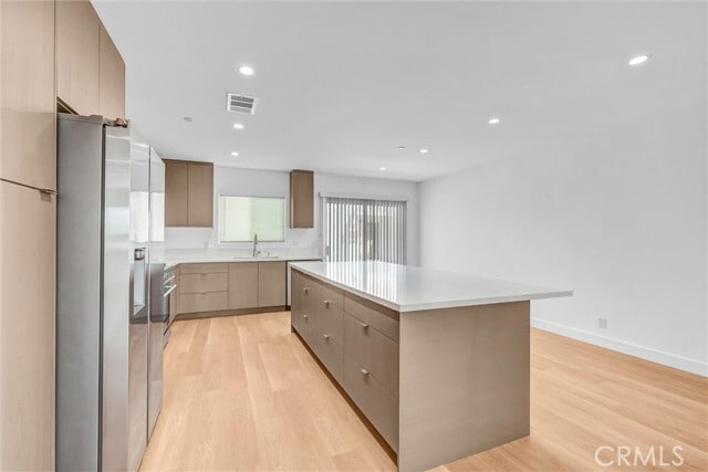 Building Photo - 18225 Chatsworth St