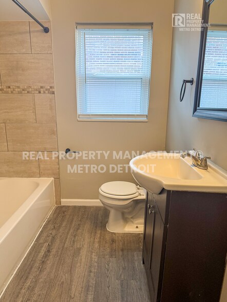 Building Photo - 19645 Woodmont St