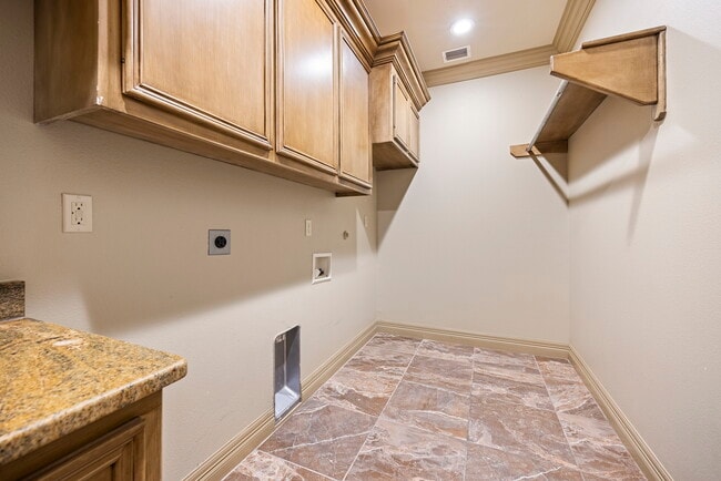 Building Photo - 3805 Kangaroo Ct