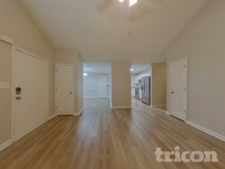 Building Photo - 40 Bramble Bush Trail