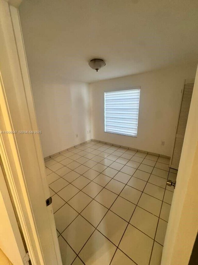 Building Photo - 9140 SW 123rd Ct