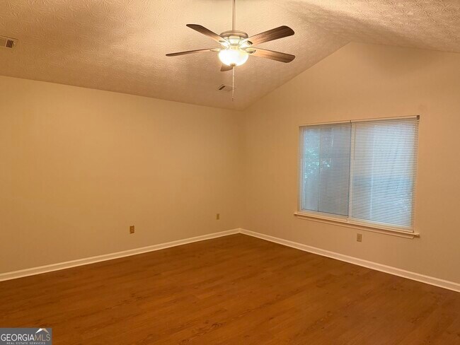 Building Photo - 1819 Cres Hill Dr NW