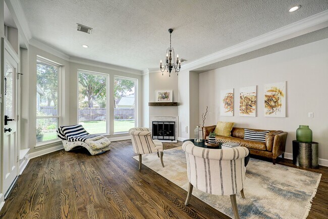 Building Photo - 18902 Mountain Spring Dr