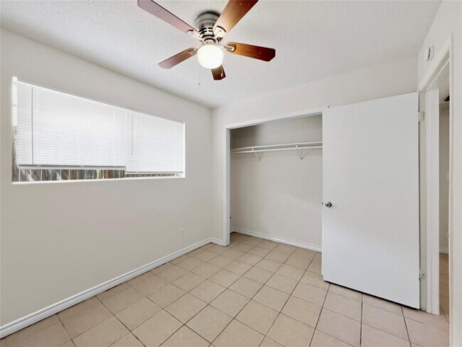 Building Photo - 1012 Fieldwood Dr