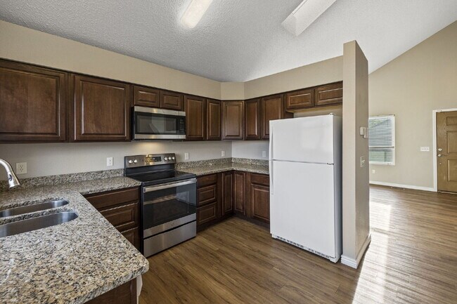 Building Photo - Convenient, Comfortable, and Close to Fort Carson and I-25! – 3BR Tri-Level in Colorado Springs!