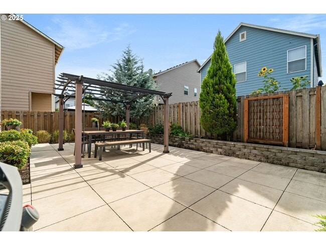 Building Photo - Beautiful 4 Bed, 3 Bath Canby Home for Rent
