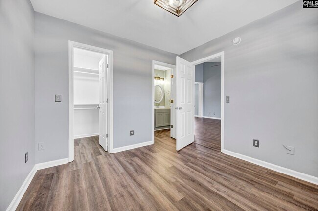 Building Photo - 120 W Horn Ct