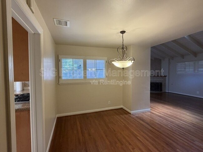 Building Photo - 3040 Orange Ave