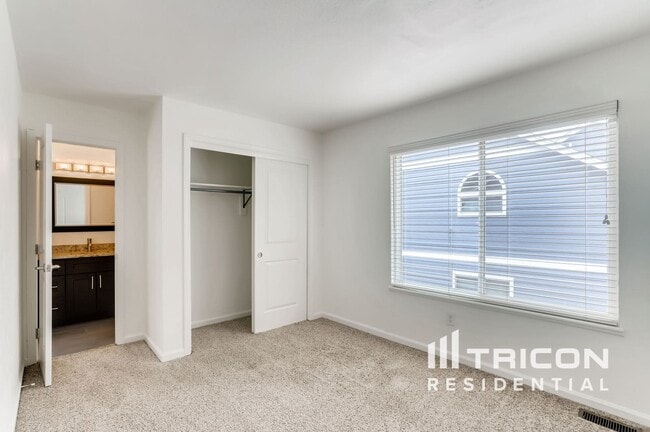 Building Photo - 12454 W 85th Ave