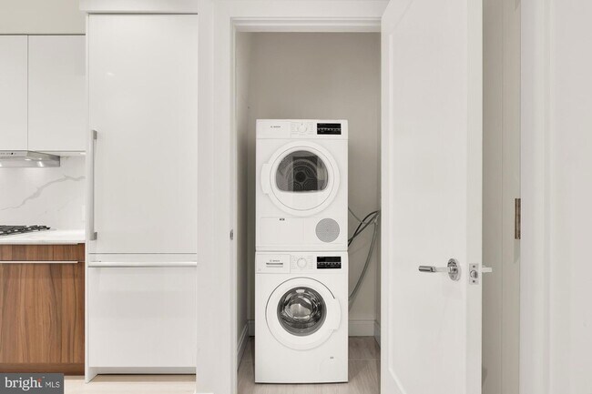 Building Photo - 1427 Rhode Island Ave NW