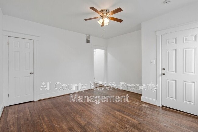 Building Photo - 1719 West Virginia Ave NE