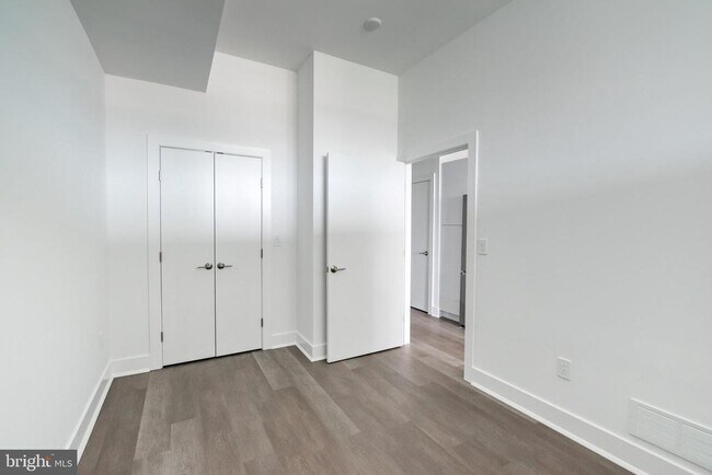 Building Photo - 813 N Broad St