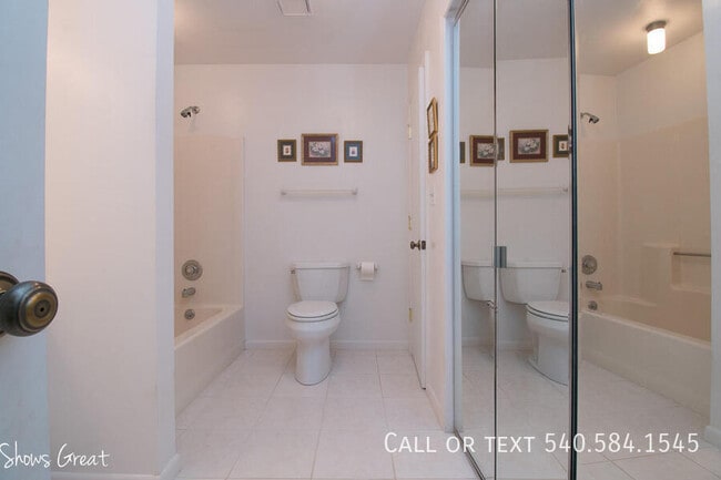 Building Photo - 307 Windward Dr SW