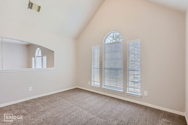 Building Photo - 3138 Red Rover Ct