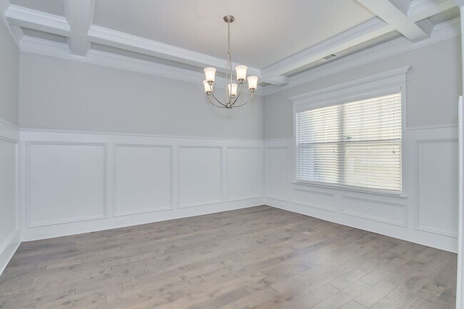 Building Photo - Large House in Grovetown!