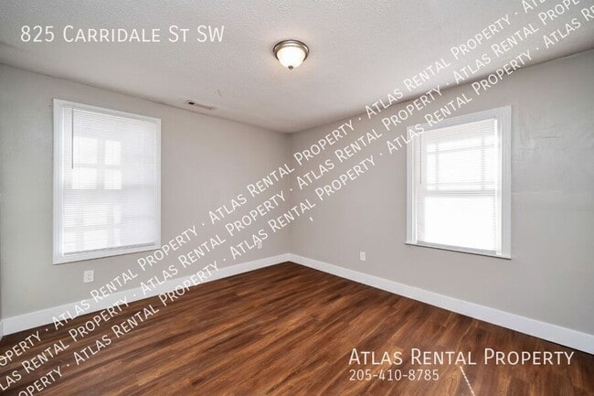 Building Photo - 825 Carridale St SW