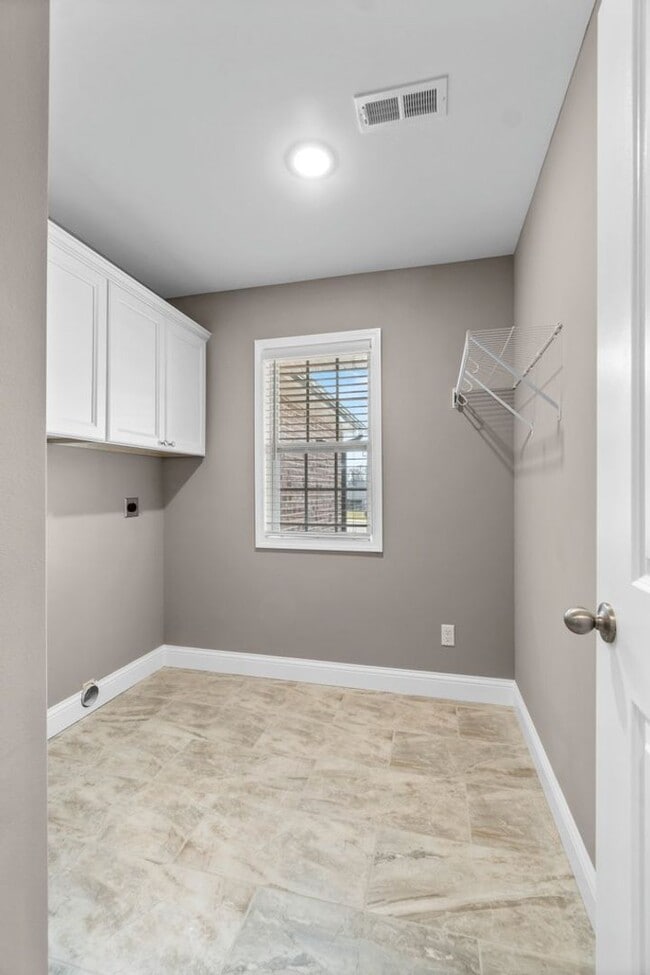 Building Photo - Beautiful Home in Cape