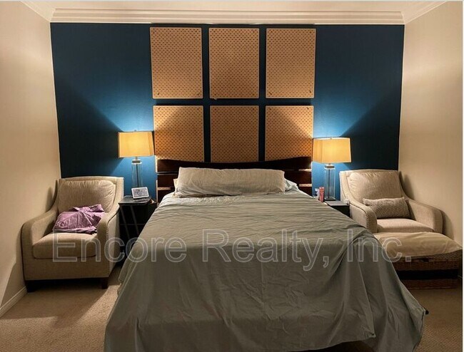 Building Photo - 338 Borden Rd