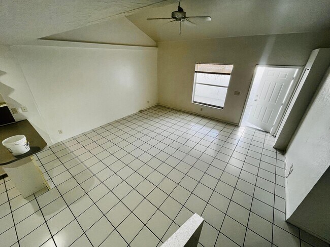 Building Photo - 13711 Yarmouth Ct