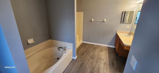 Building Photo - 27 La Mancha Dr