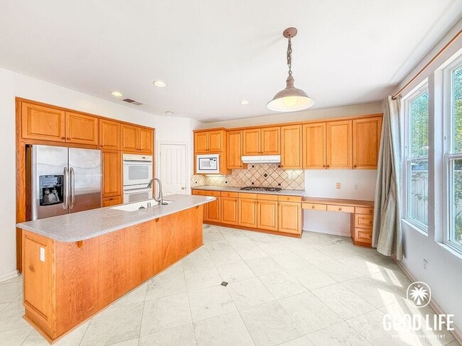 Building Photo - 4639 Vereda Mar Del Sol