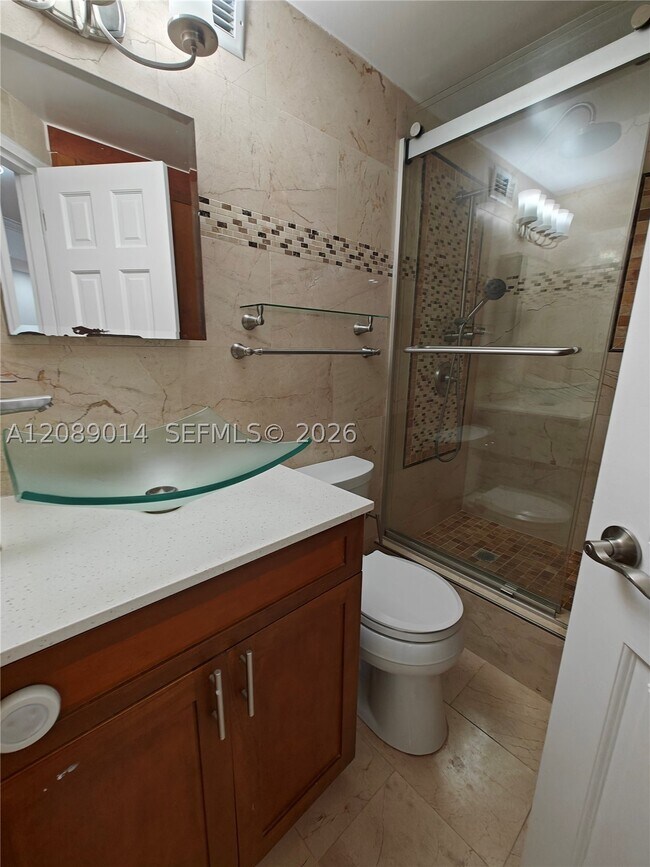 Building Photo - 825 Brickell Bay Dr