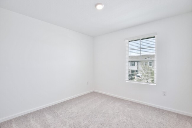 Building Photo - Brand New 3/2.5 Modern Townhome with 1 Car...