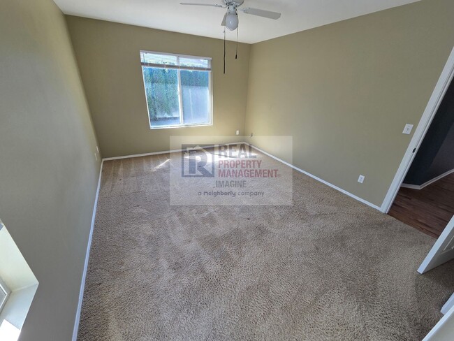 Building Photo - Check out this wonderful 3.0 bedroom, 2.0 ...