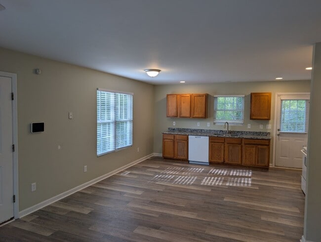 Building Photo - 2711 Dearborn Dr