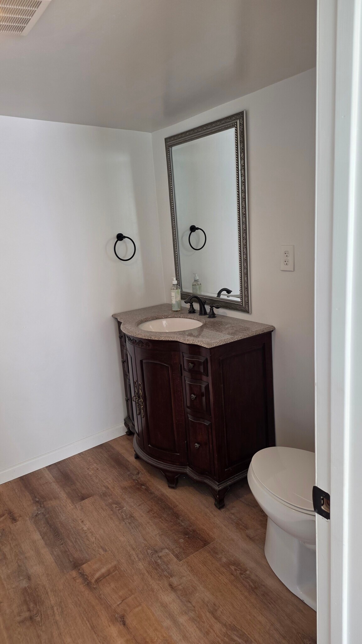 Building Photo - 728 Norbert Dr