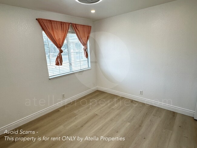 Building Photo - 920 Ross Way