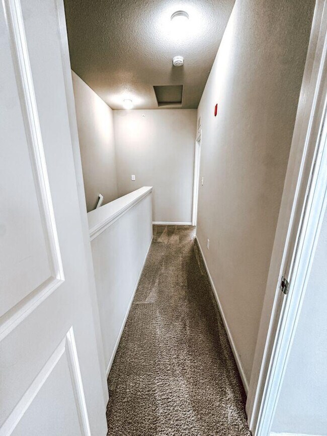 Building Photo - 525 S Patterson Dr