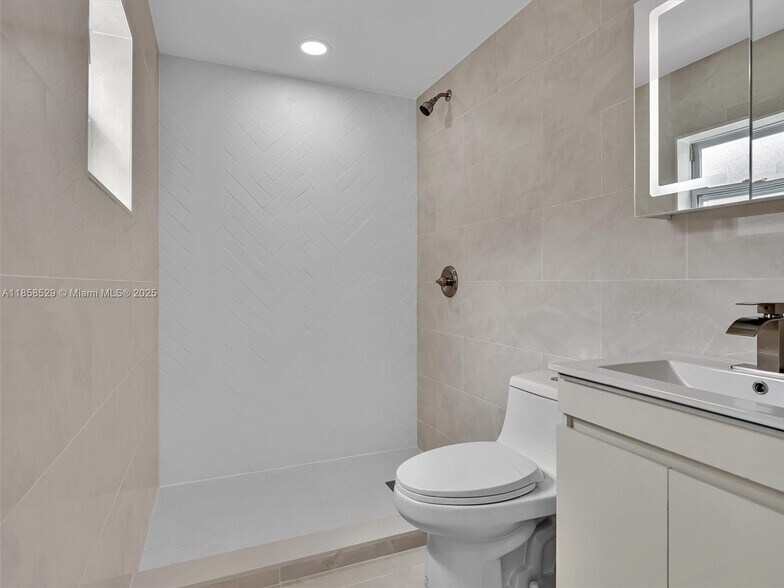 Building Photo - 107 Central Ave