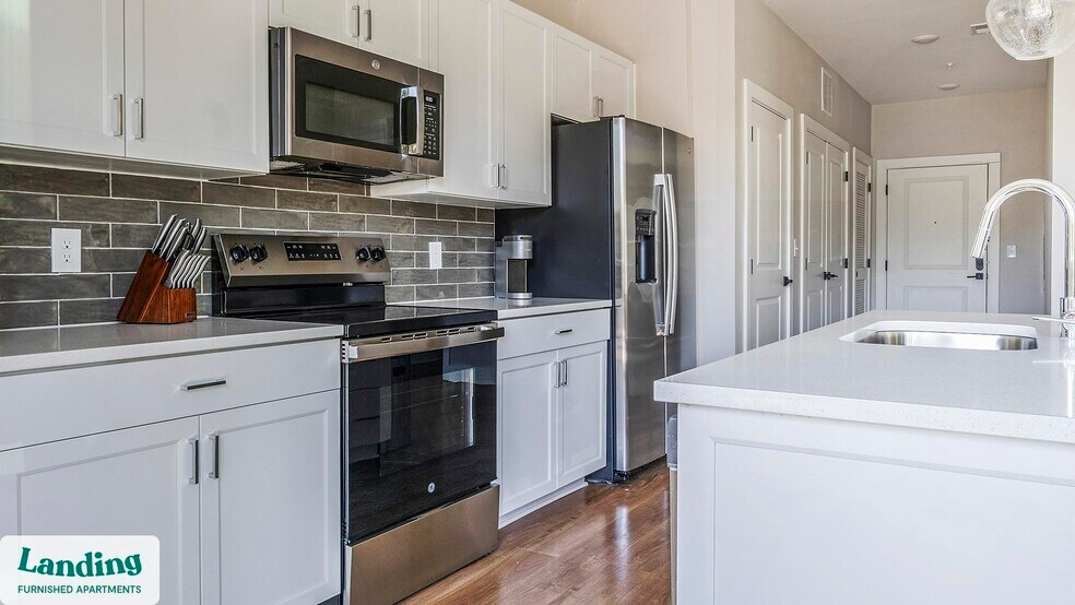 Building Photo - 1000 Forestview Dr