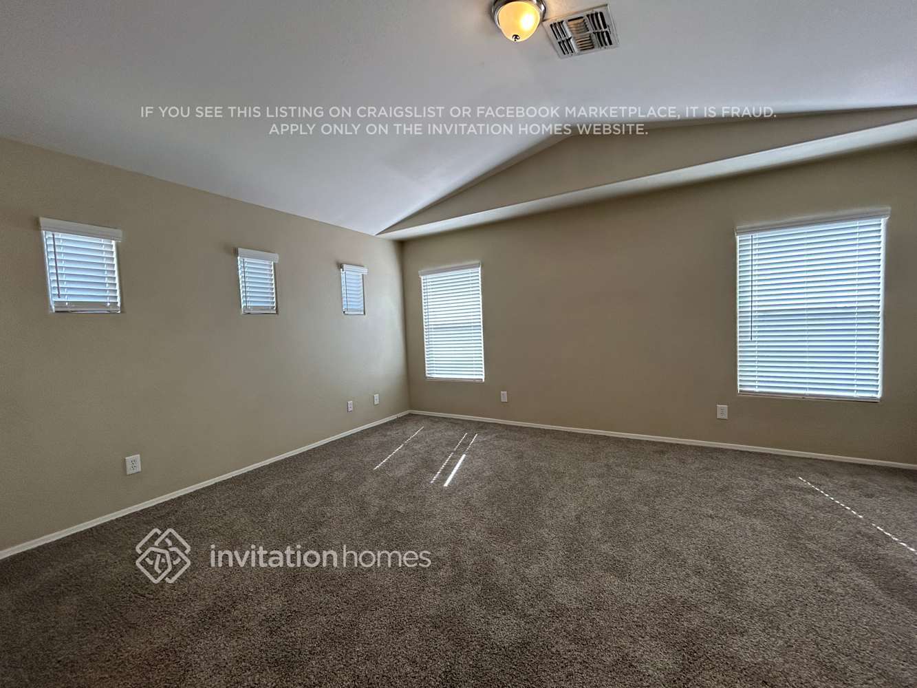 Building Photo - 2438 S 86th Ln