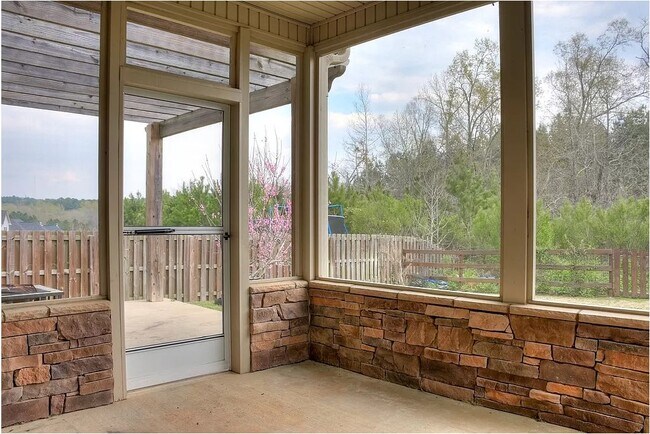 Building Photo - 151 Seaton Ave