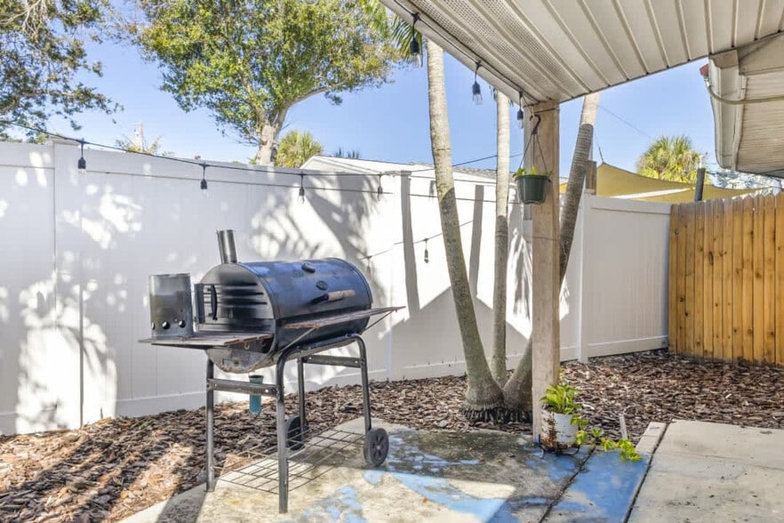 Building Photo - 311 16th Ave