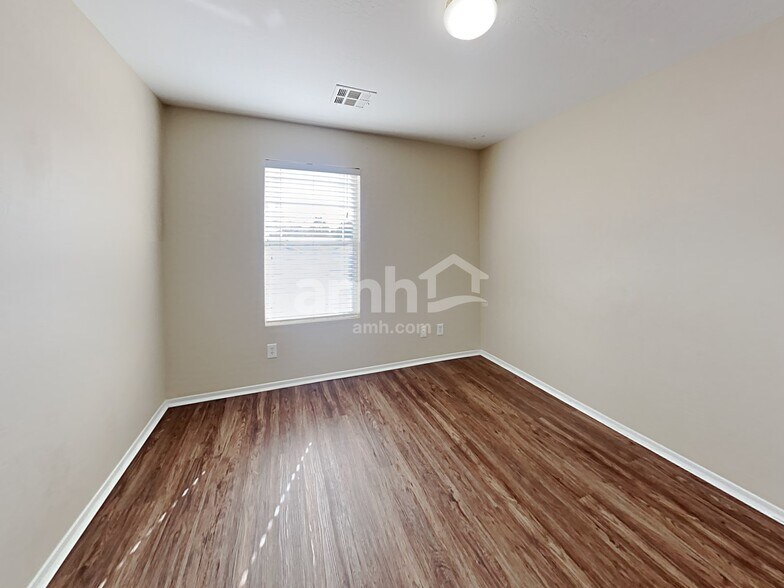 Building Photo - 14954 W Charter Oak Rd