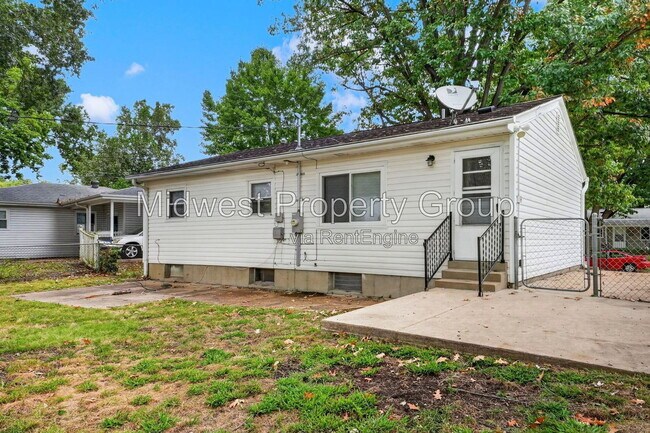 Building Photo - 6717 Lightwood Dr