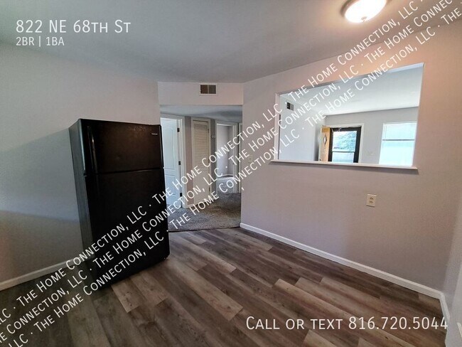 Building Photo - Recently Updated 2 Bed / 1 Bath Townhouse ...