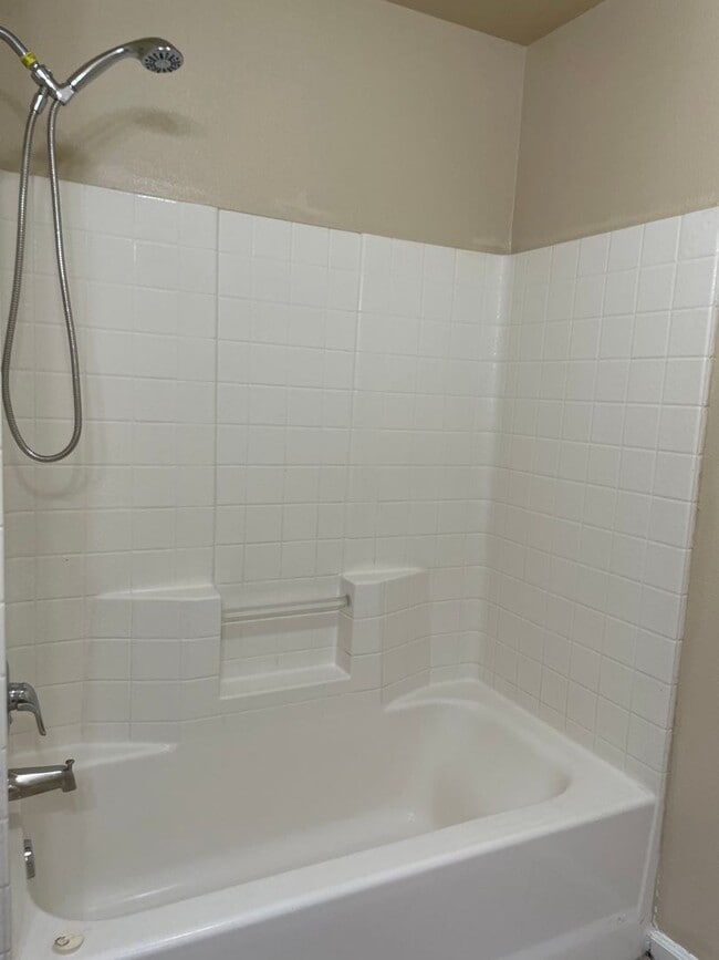 Building Photo - Available Now! Stunning 4 Bedroom, 3 Bathr...