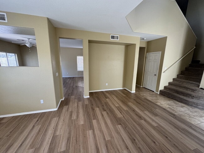 Building Photo - COMING SOON.  Pets Welcome. Turf backyard. Quiet cul-de-sac lot. Bonus Room/loft. 3 blocks to awa...