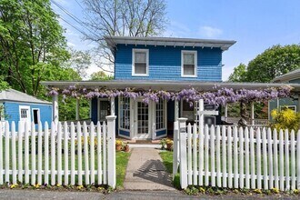 Building Photo - 133 Newtonville Ave